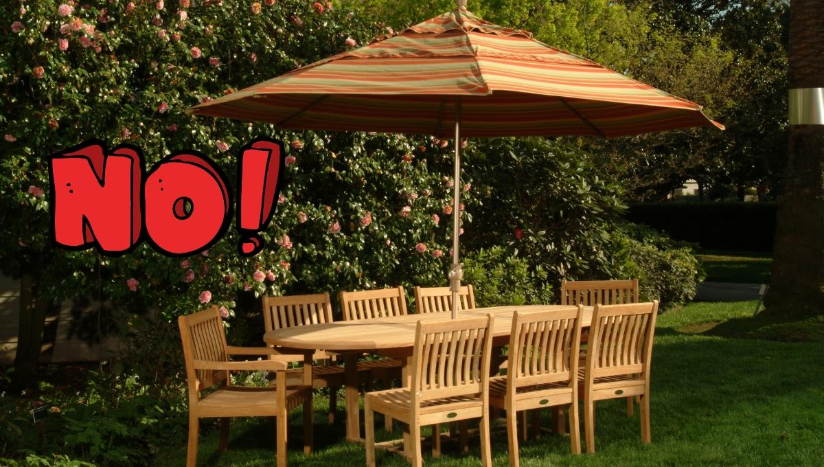 La sombrilla no va más: la nueva alternativa que se impone para hacer sombra en el patio