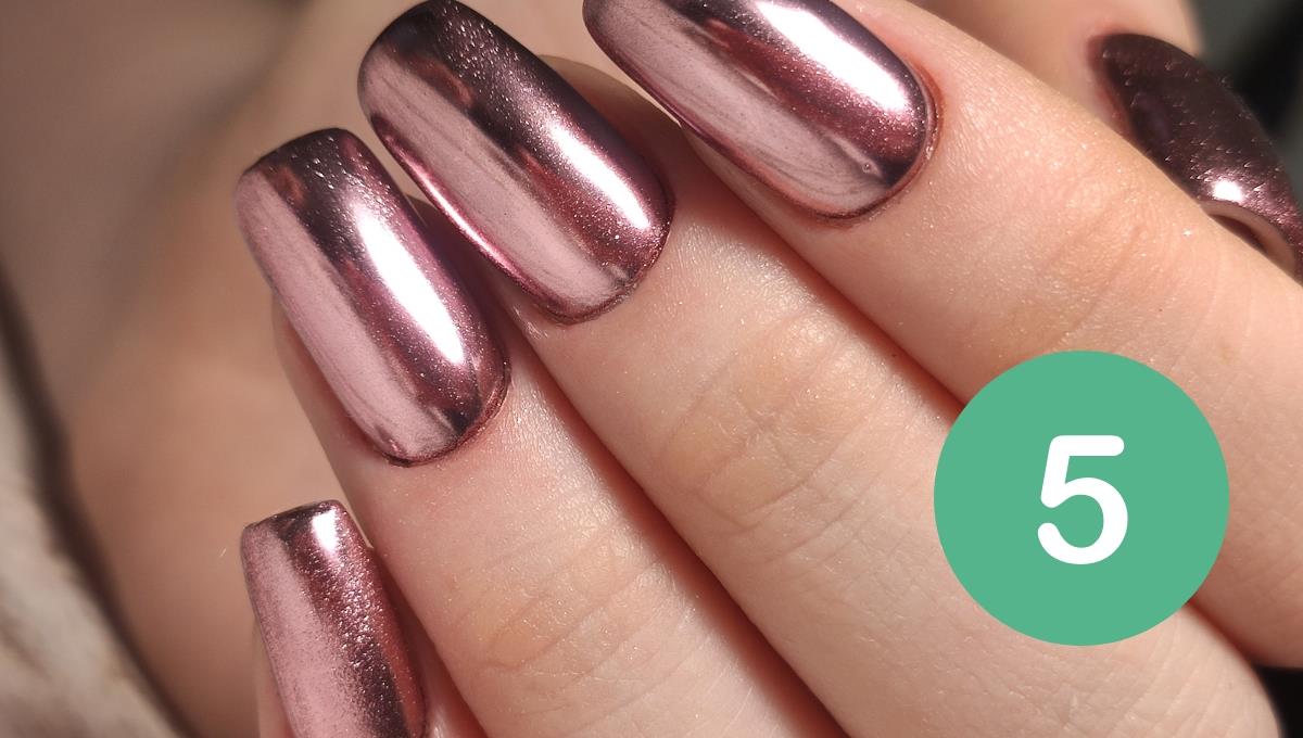 5 ideas de manicura cromada para lucir en 2025