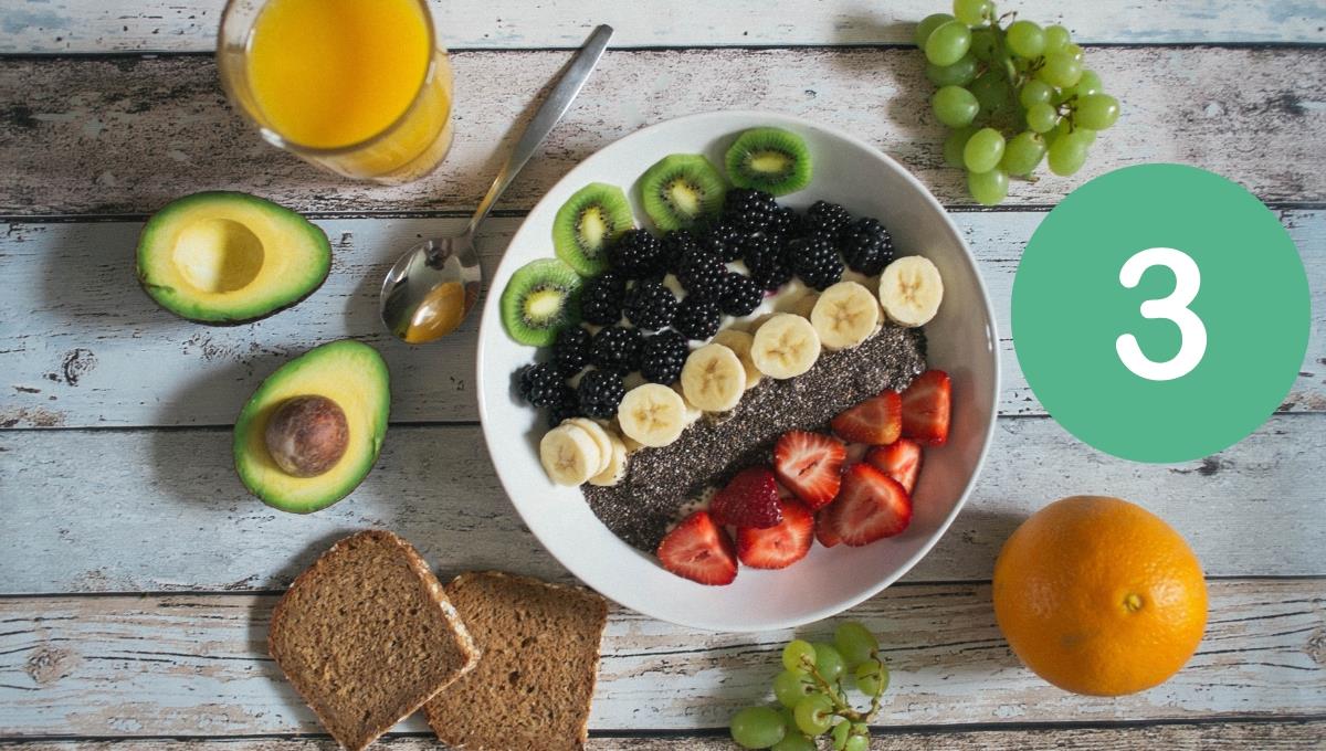 La lista de 3 alimentos que no pueden faltar en un desayuno saludable