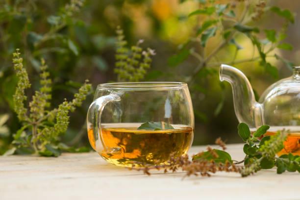 Las infusiones que debes beber para desintoxicar el intestino y promover la expulsión de gases